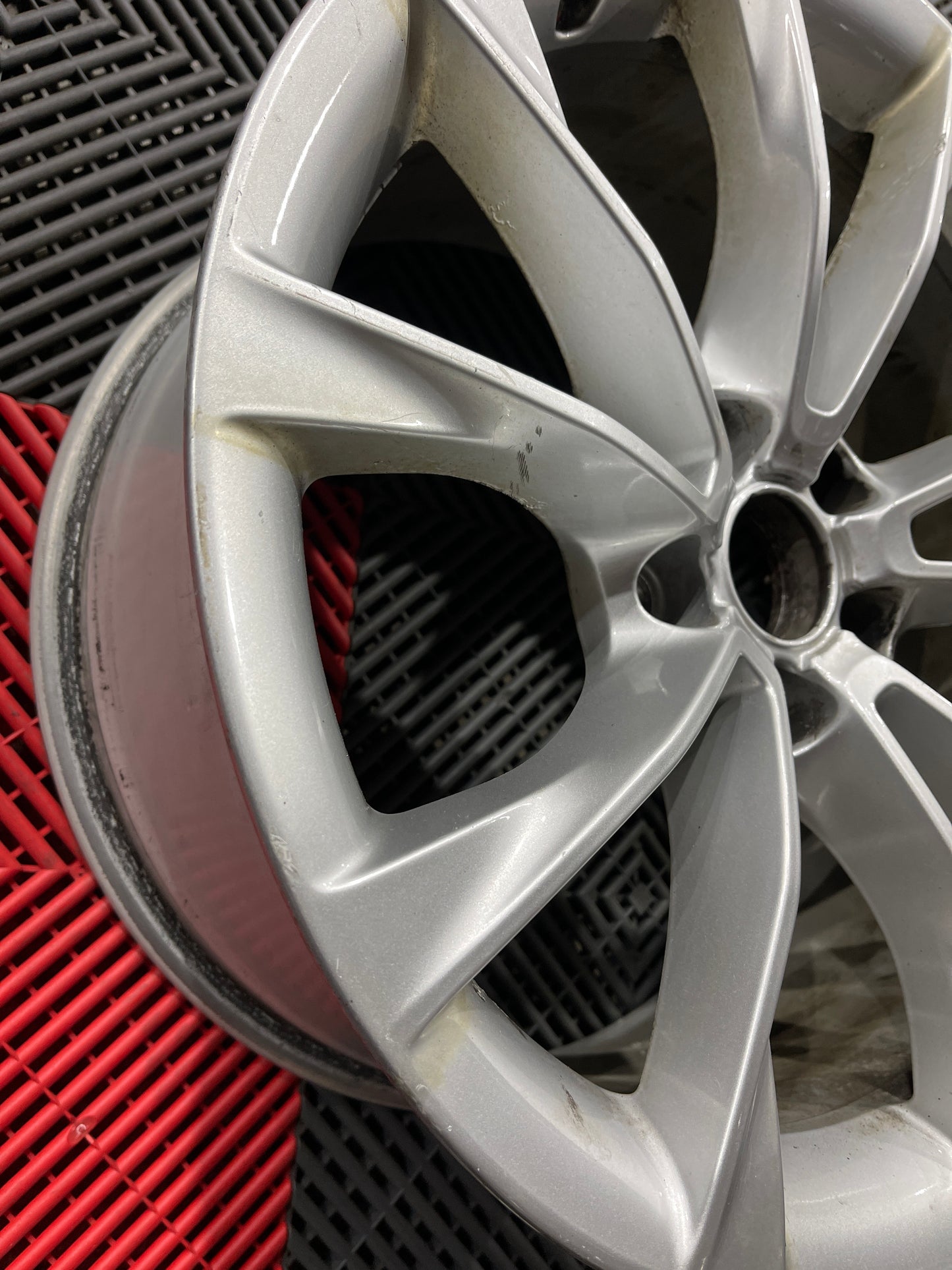 Original Alufelge Audi A5 8T B8 8T0601025CA 8,5X18 ET29 Felge