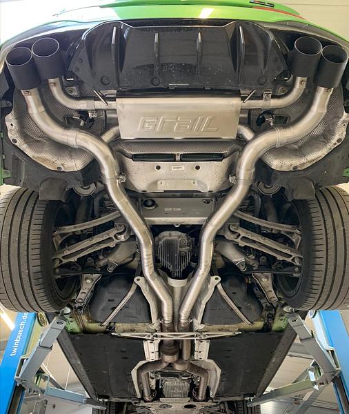 Grail Auspuffanlage BMW F90 M5 3-Zoll Edelstahl Endrohre Non-OPF Montage bei Grail