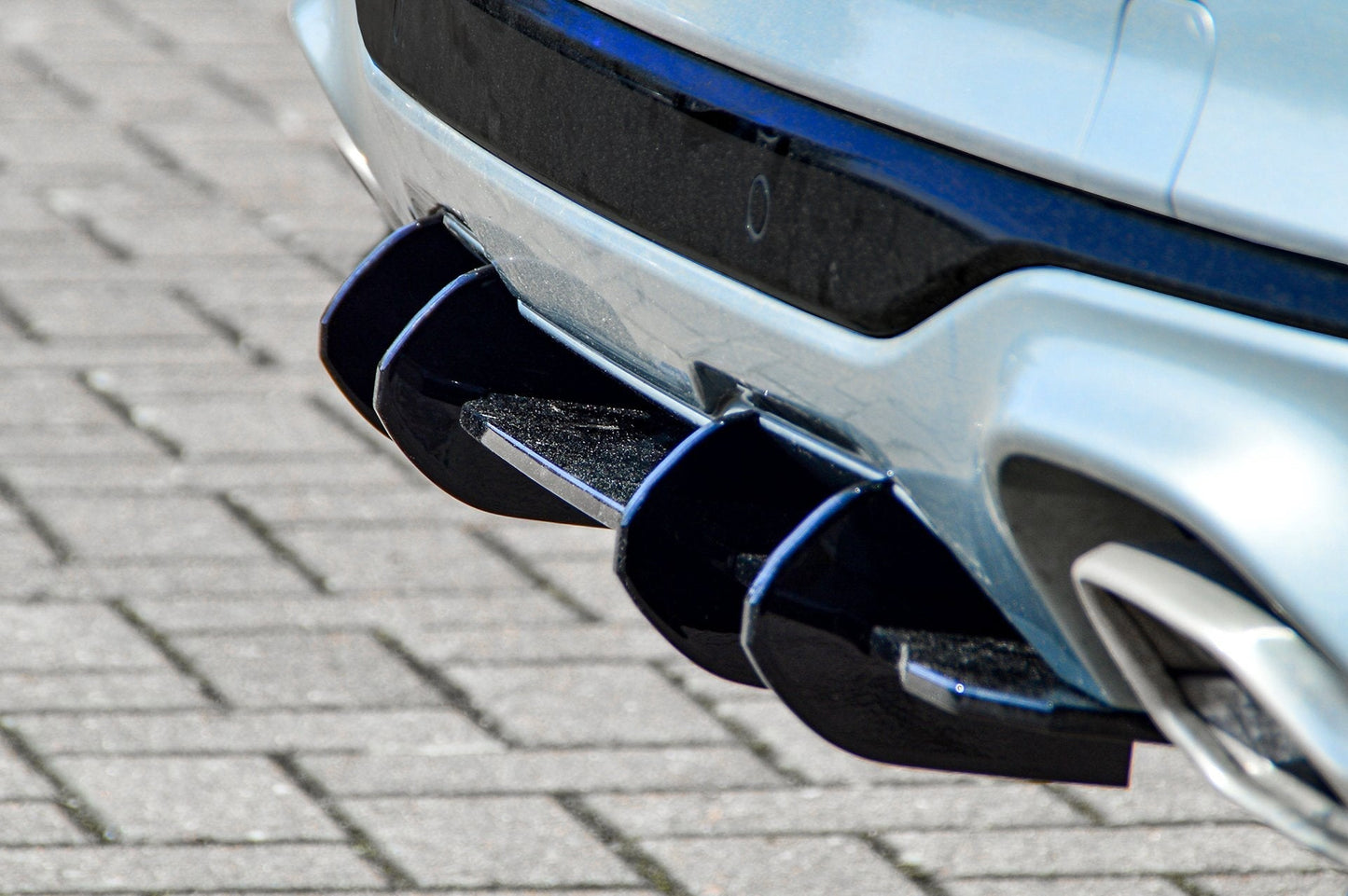 Gefräster Heckansatz Ford Kuga 3, Typ DFK ab Bj.: 2019- Schwarz Matt