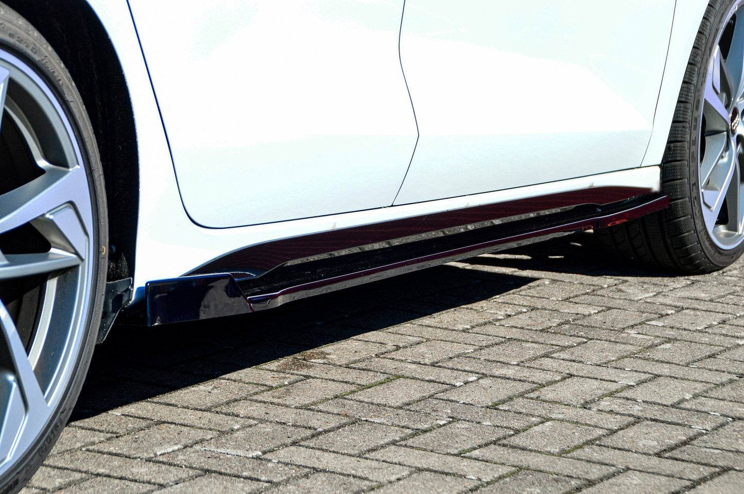 CUP Seitenschwellersatz mit Wing hinten Audi A3, 8Y Ab Bj.: 2019 - Schwarz Glanz