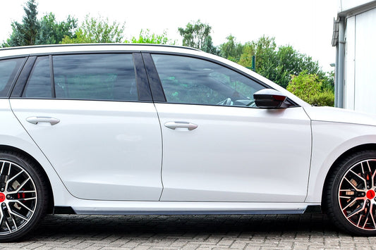 CUP Seitenschwellersatz mit Wing Skoda Octavia RS NX Limousine Schwarz Glanz