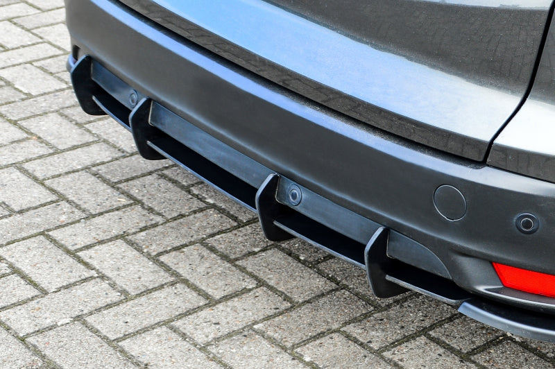 Gefräster Heckansatz Ford Focus, DYB ab Bj.: 2014-2018 Schwarz Matt