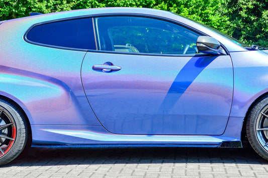 Seitenschwellersatz mit Wing Toyota Yaris GR XP21 ab Bj.: 2020- Schwarz Glanz