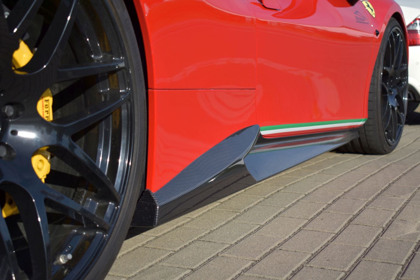 FMS Seitenschweller (Satz) in Sichtcarbon Ferrari 488 GTB