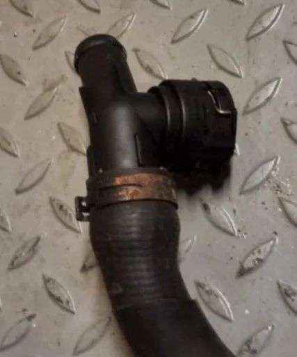 Audi A3 2.0 FSi Kühlmittelschlauch oben VW Golf 5 Seat Altea Leon