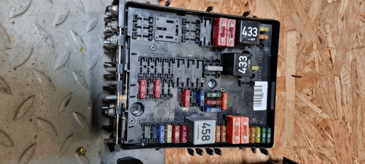 Audi A3 Sicherungskasten Motorraum 1K0937124H VW Seat Skoda Fuse