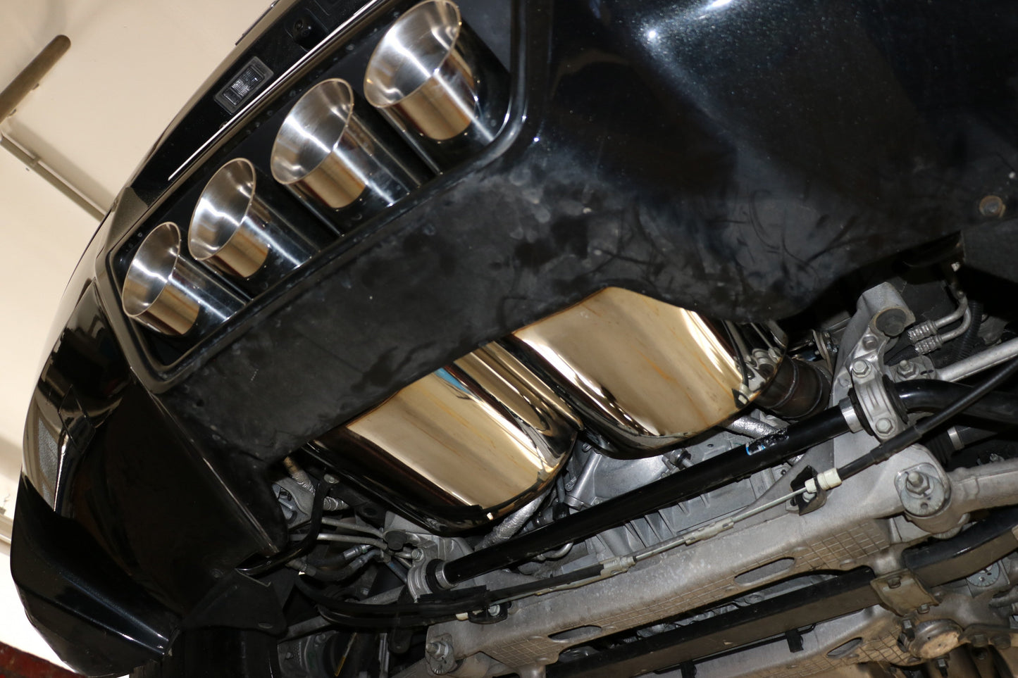 Corvette C7/ Z06 Endschalldämpfer Ausgang mittig - 4x100 Typ 25 mittig