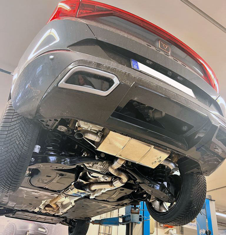 FOX Cupra Formentor KM7 - 4x4 Endschalldämpfer quer Ausgang rechts/links inklusive Vorschalldämpfer - Endrohre hinter der Stoßstange