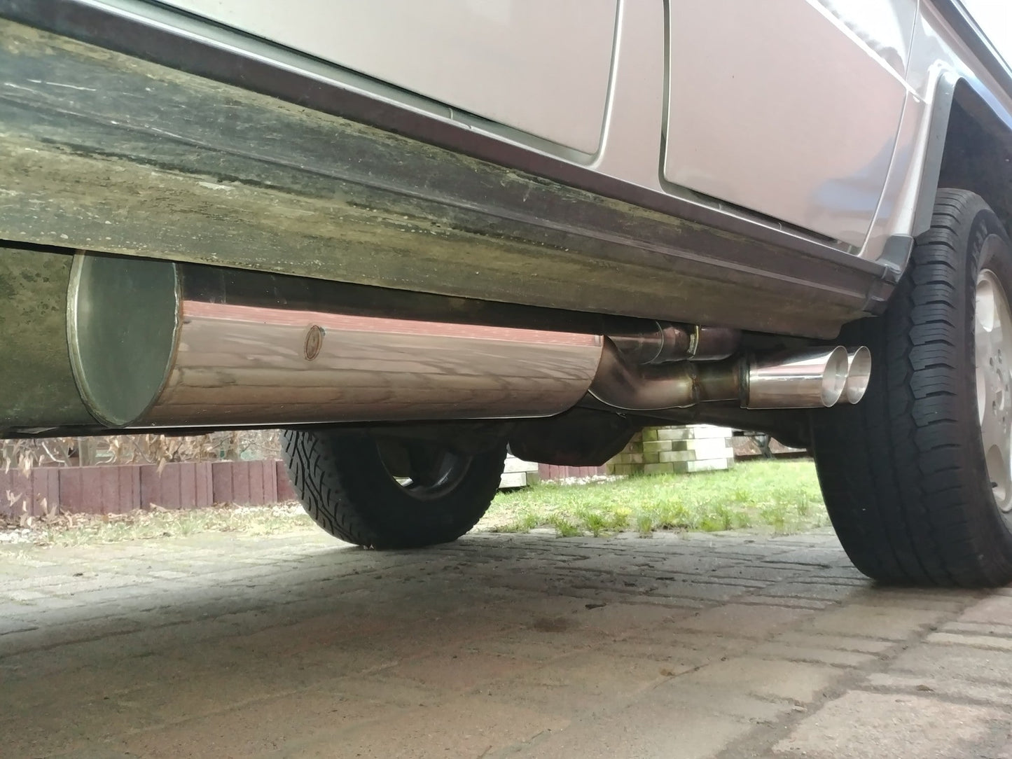 Mercedes G-Klasse - 463 (ohne Trittbrett) Endschalldämpfer Ausgang seitlich - 2x80 Typ 14