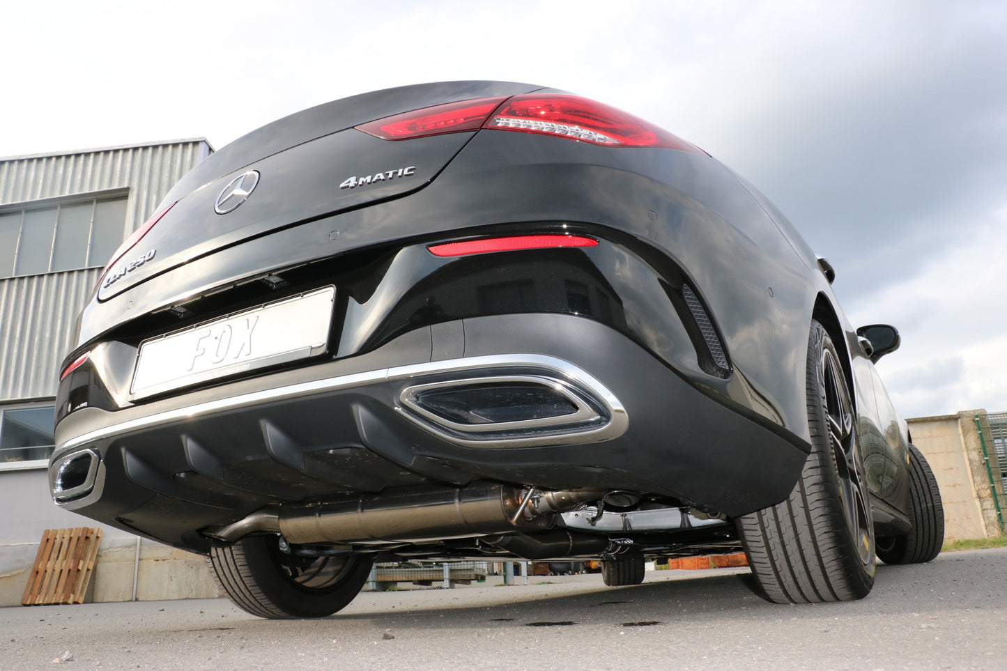 Mercedes CLA 250 4matic - 118 Endschalldämpfer quer Ausgang rechts/links - Ausgang der Endrohre hinter der Stoßstange