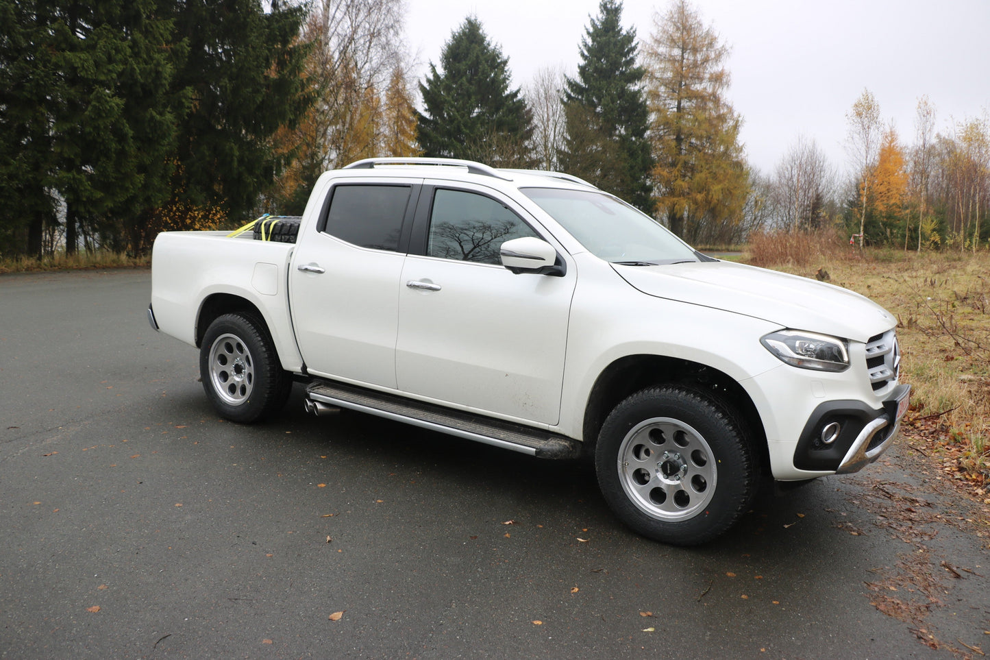 Mercedes X-Klasse 4matic Endrohrsystem Ausgang seitlich rechts und links am Fahrzeug - 2x90 Typ 16 rechts/links