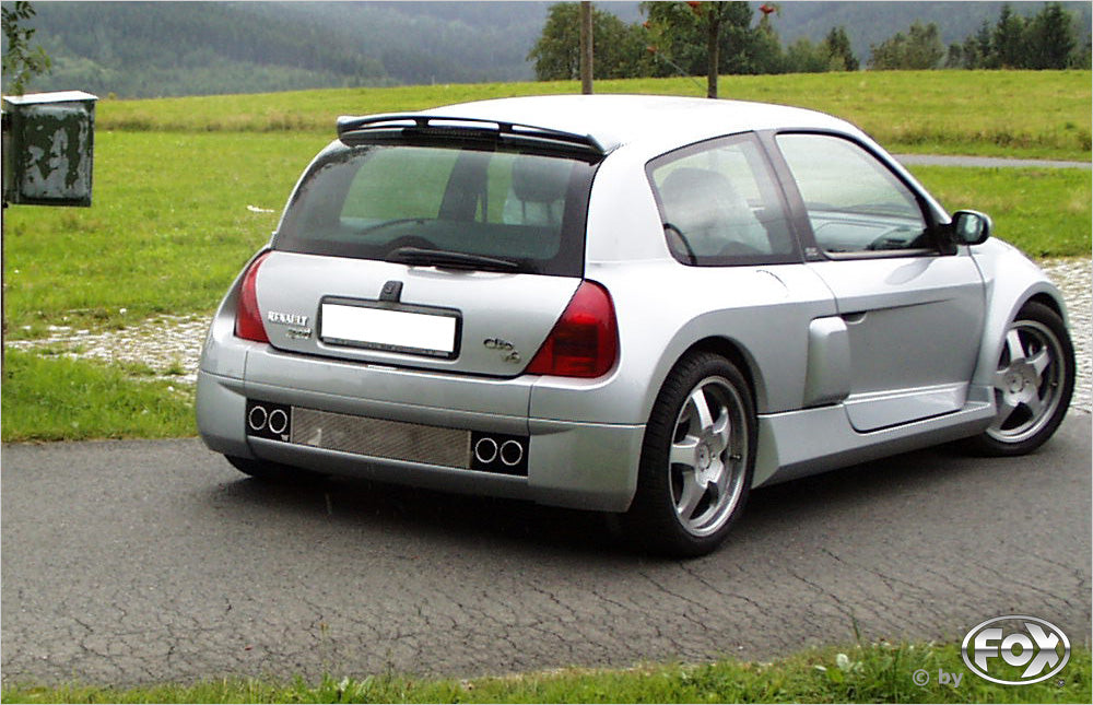 Renault Clio II V6 Endschalldämpfer quer Ausgang rechts/links - 2x76 Typ 12 rechts/links - Wird mit polierten Abdeckblech für Heckschürze geliefert