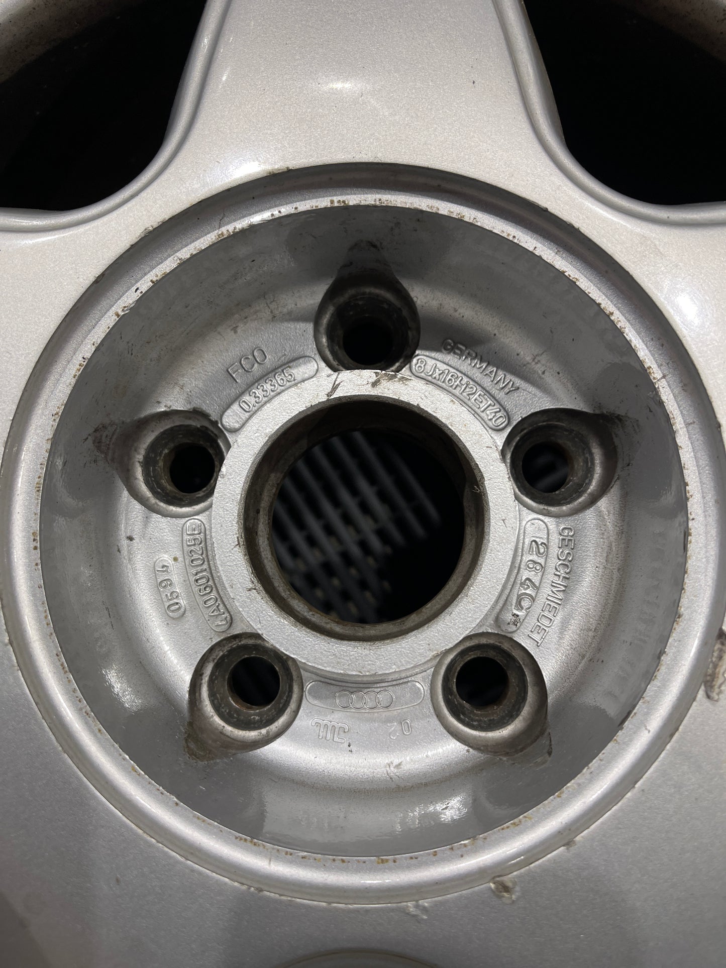 Original Alufelgen Audi A6 C4 4A0601025E 8x16 ET40 5x112