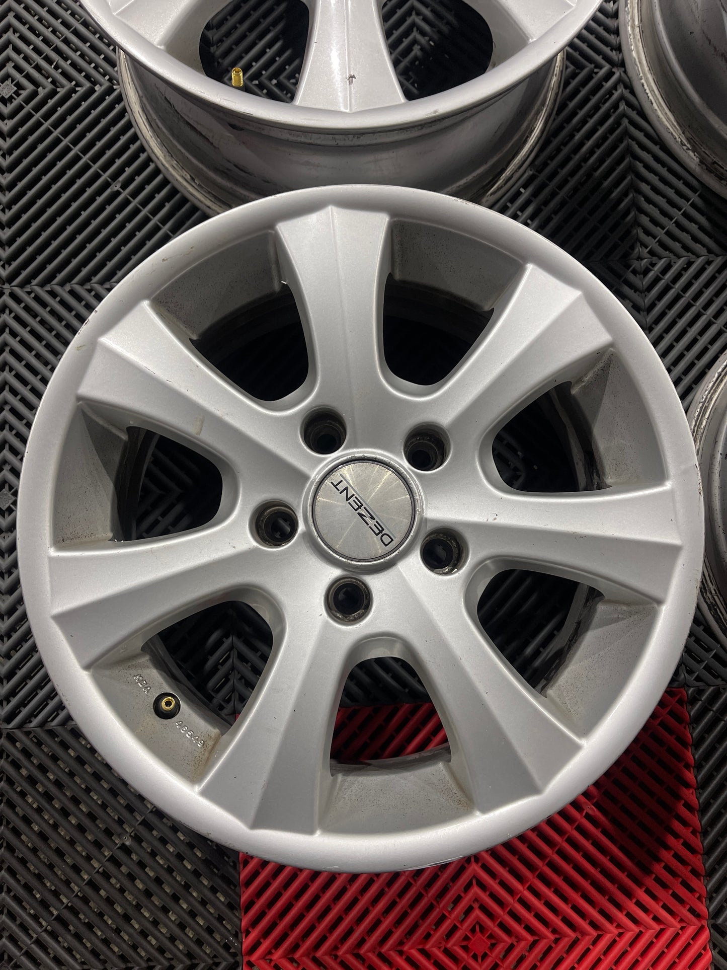 Dezent Alufelgen Satz 7X16 ET35 5X120 BMW