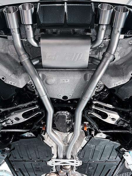 Grail Auspuffanlage BMW G8x M3/M4 3-Zoll ohne Endrohre Montage bei Grail