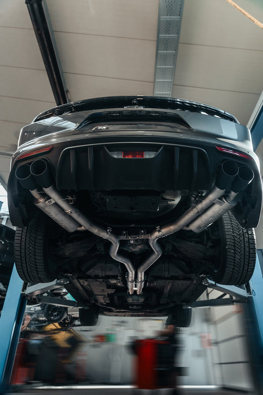 Grail Auspuffanlage Ford Mustang Gen. 6 VFL/FL 5.0 (4-Rohr) - XTREME ohne Endrohre 2018-2022 (FL) EU Cabrio ohne Serienklappen Heckdiffusor für VFL-Modelle Montage bei Grail