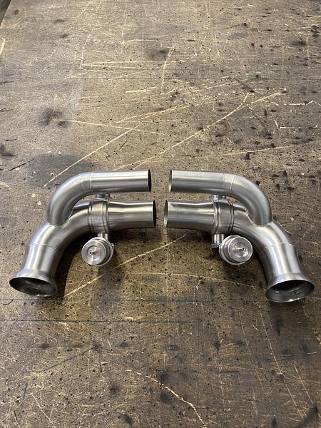 Grail Auspuffanlage Porsche 991.1/2 GT3/GT3 RS Link Pipes Montage bei Grail