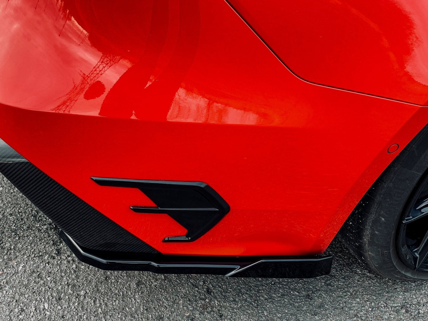 Heckansatz Seitenteile ABS Audi RS7 Typ C8 4K ab Bj.:2019 - Schwarz Glanz