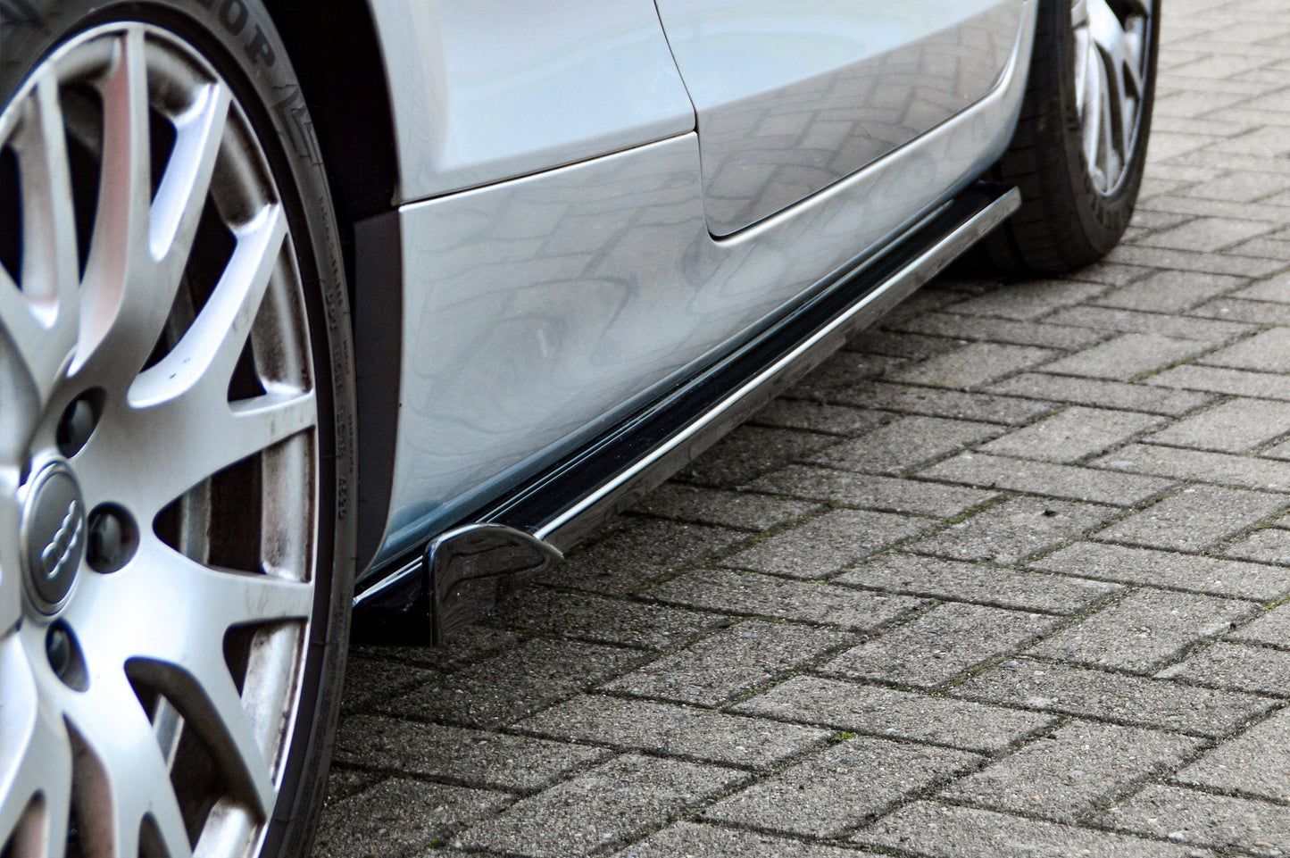 CUP Seitenschwellersatz Wing Audi TT 8J Ab Bj.: 2006-2014 Carbon