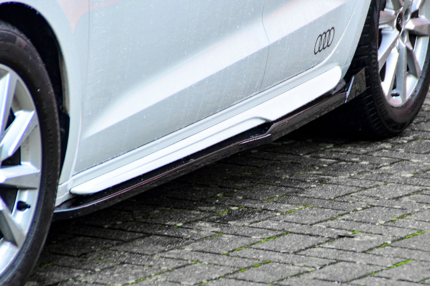CUP Seitenschwellersatz mit Wing vorne/hinten Audi A1 (GB) Schwarz Glanz