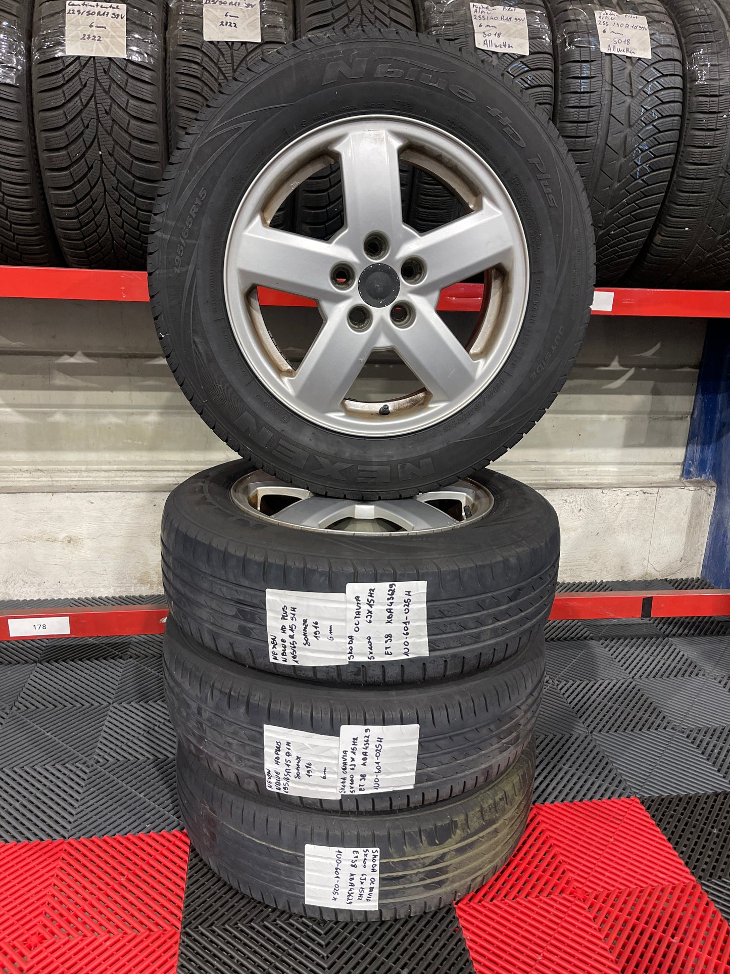 Skoda 195/65R15 1U0601025A Alufelge 6mm Sommerräder
