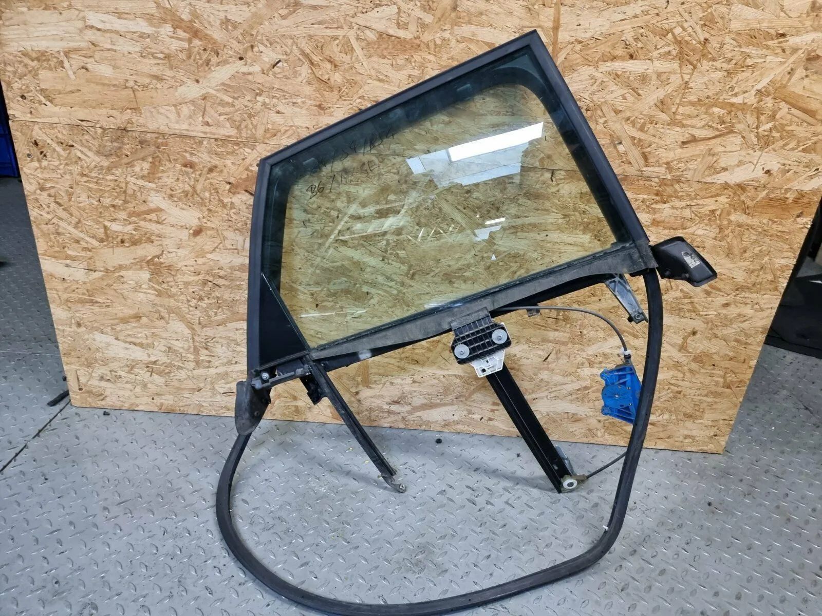 Einfachverglasung Audi A4 S4 RS4 8E B7 Fensterheber Scheibe HR