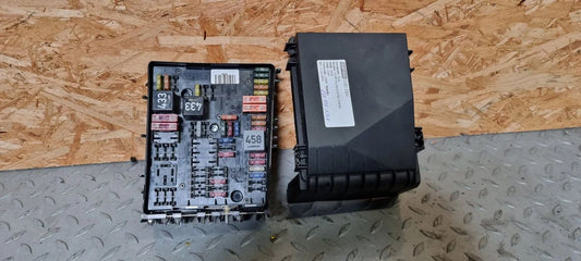 Audi A3 Sicherungskasten Motorraum 1K0937124H VW Seat Skoda Fuse