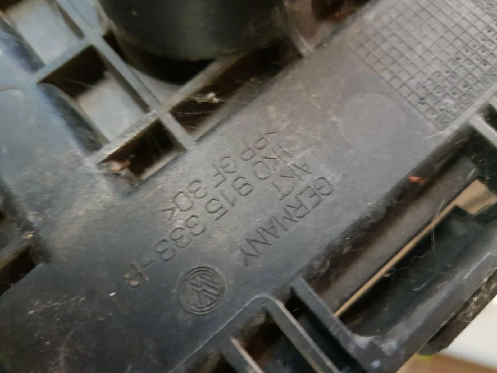 Batteriekasten Batteriehalter 1K0915333B Audi A3 Golf 5 6 Träger