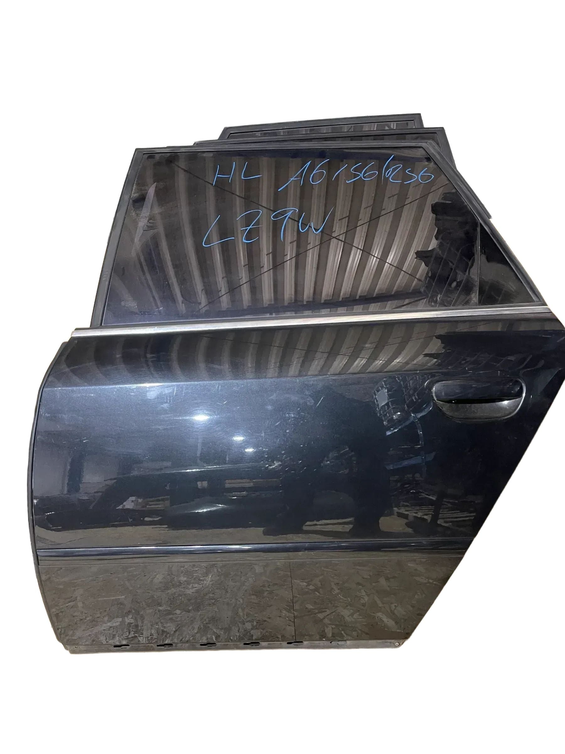 Original Audi A6 S6 RS6 4B Kombi Türe Links Hinten LZ9W ebony schwarz Tür
