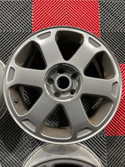 Original Alufelgen Audi S4 B5 8D0601025N 7,5x17 ET45 Satz