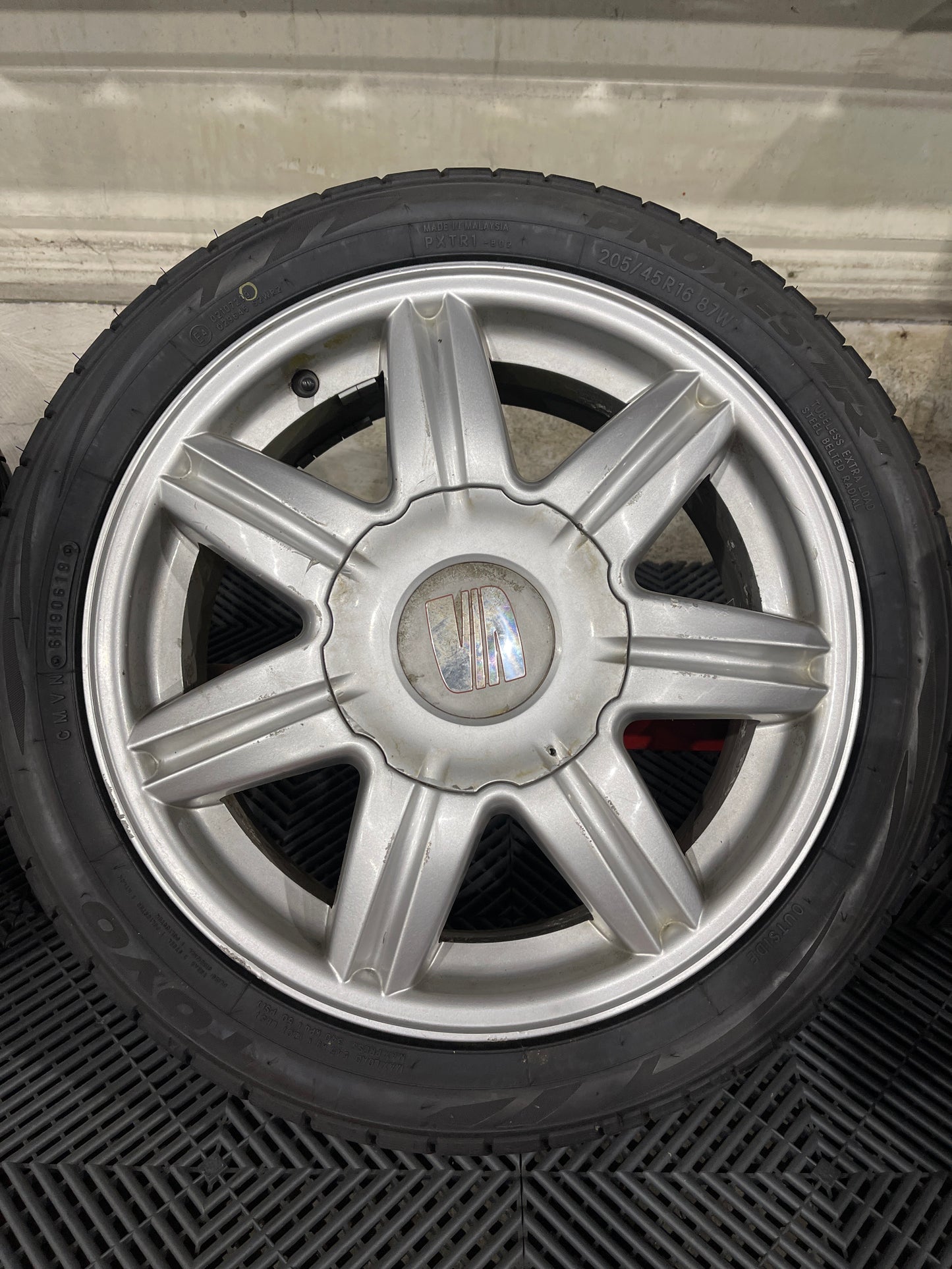 Seat Ibiza 205/45R16 6L0601025B Alufelge 6mm Sommerräder