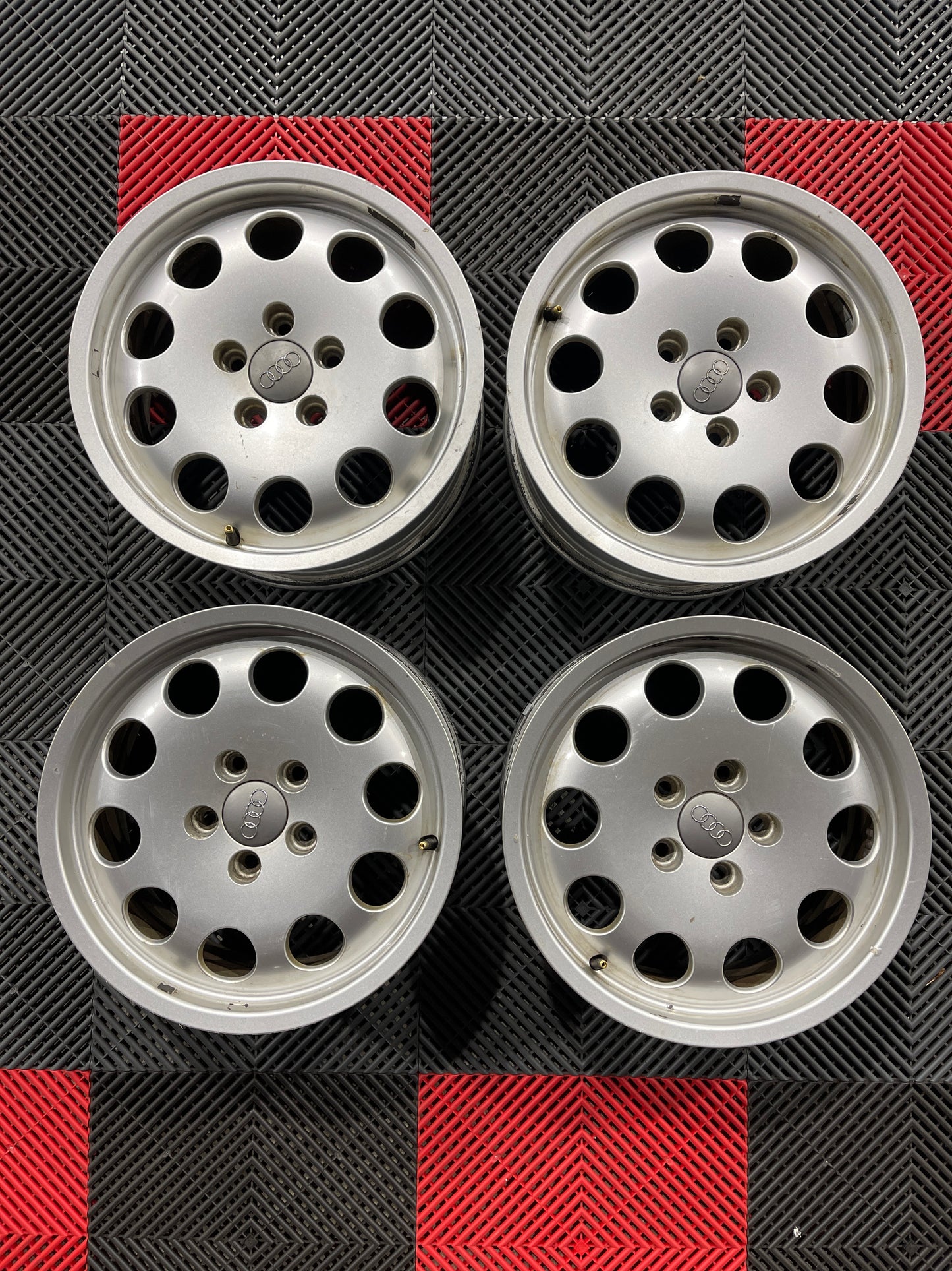 Original Alufelgen  Audi A6 4B 4B0601025P 7x16 ET45 Satz