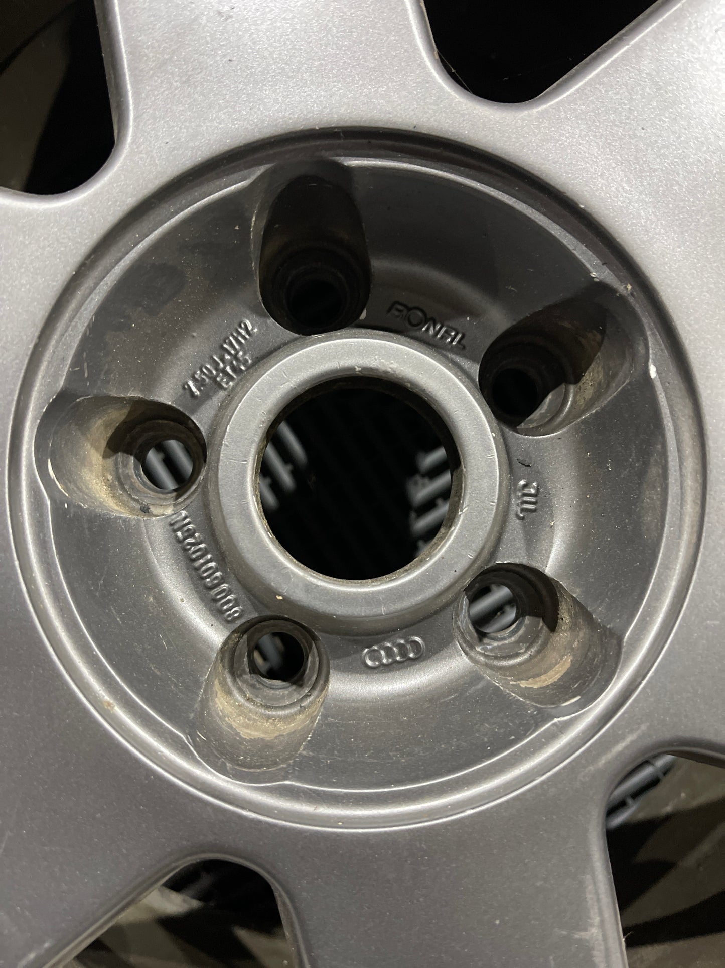 Original Alufelgen Audi S4 B5 8D0601025N 7,5x17 ET45 Satz