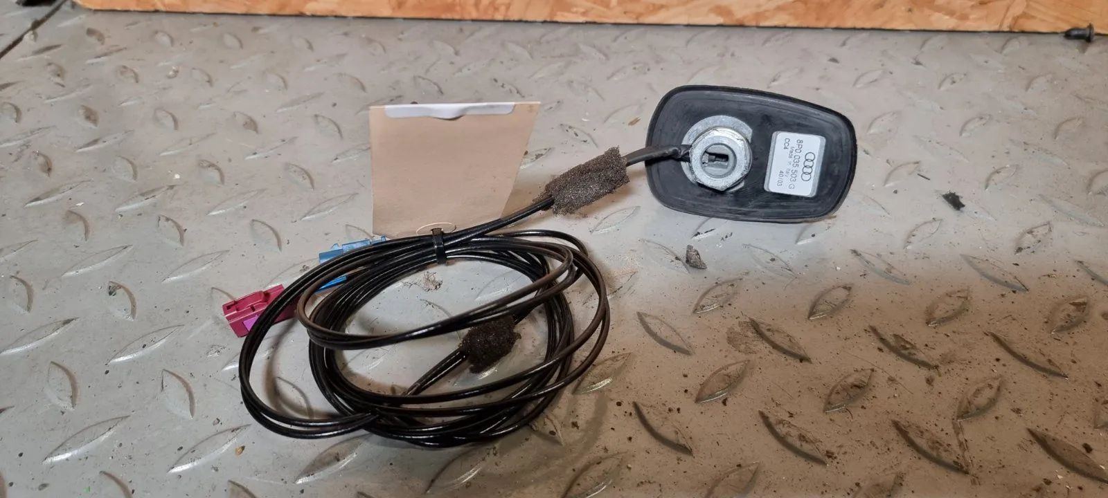 Original Audi A3 8P Antenne Navi 8P0035503G Dachantenne Radio GPS