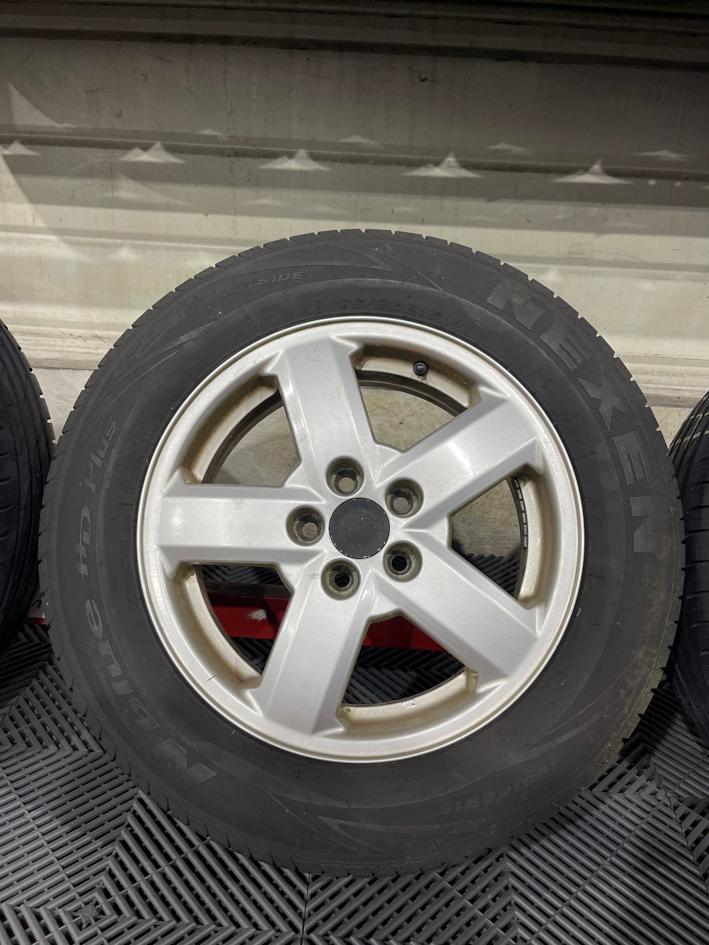 Skoda 195/65R15 1U0601025A Alufelge 6mm Sommerräder