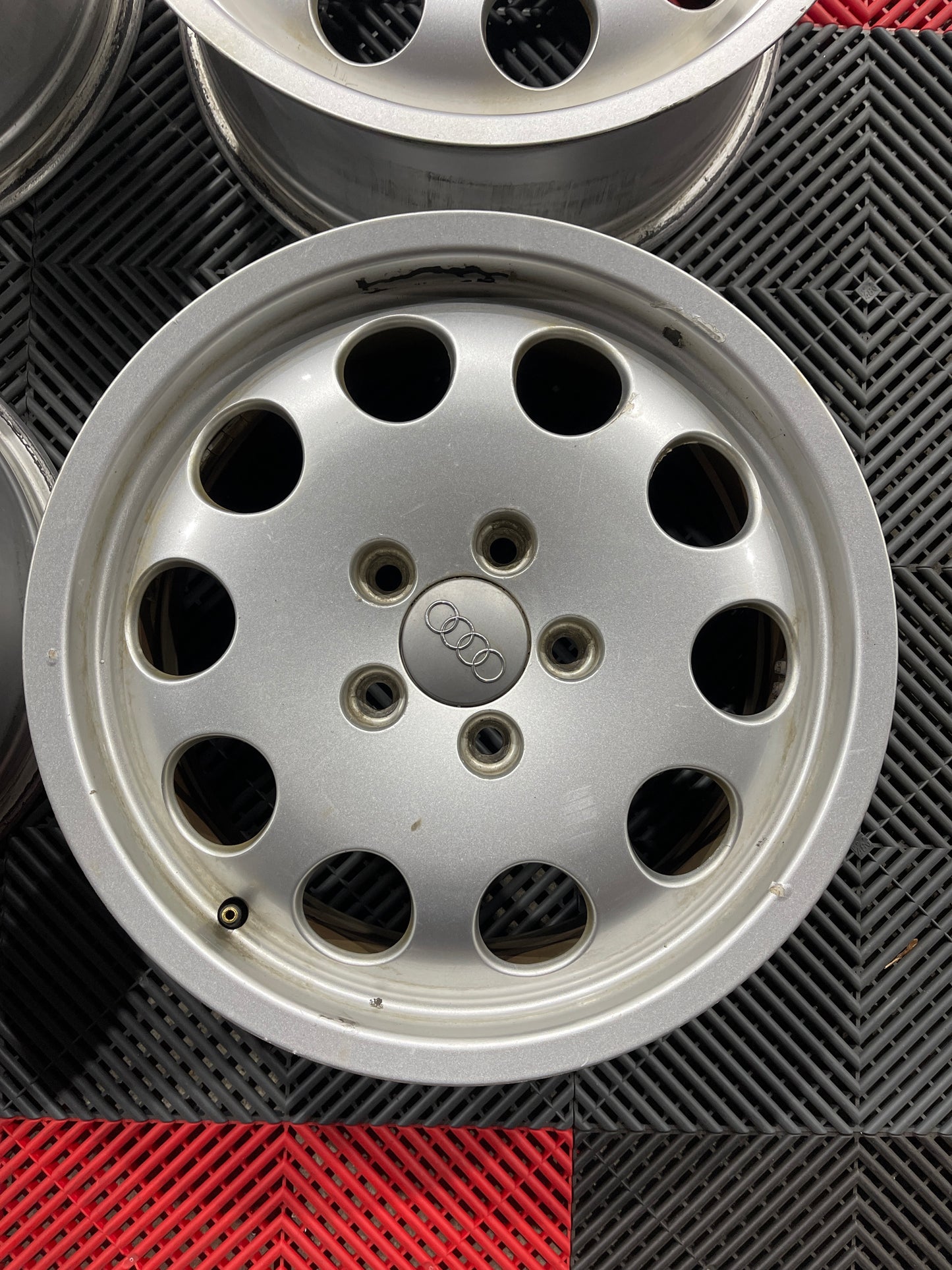 Original Alufelgen  Audi A6 4B 4B0601025P 7x16 ET45 Satz