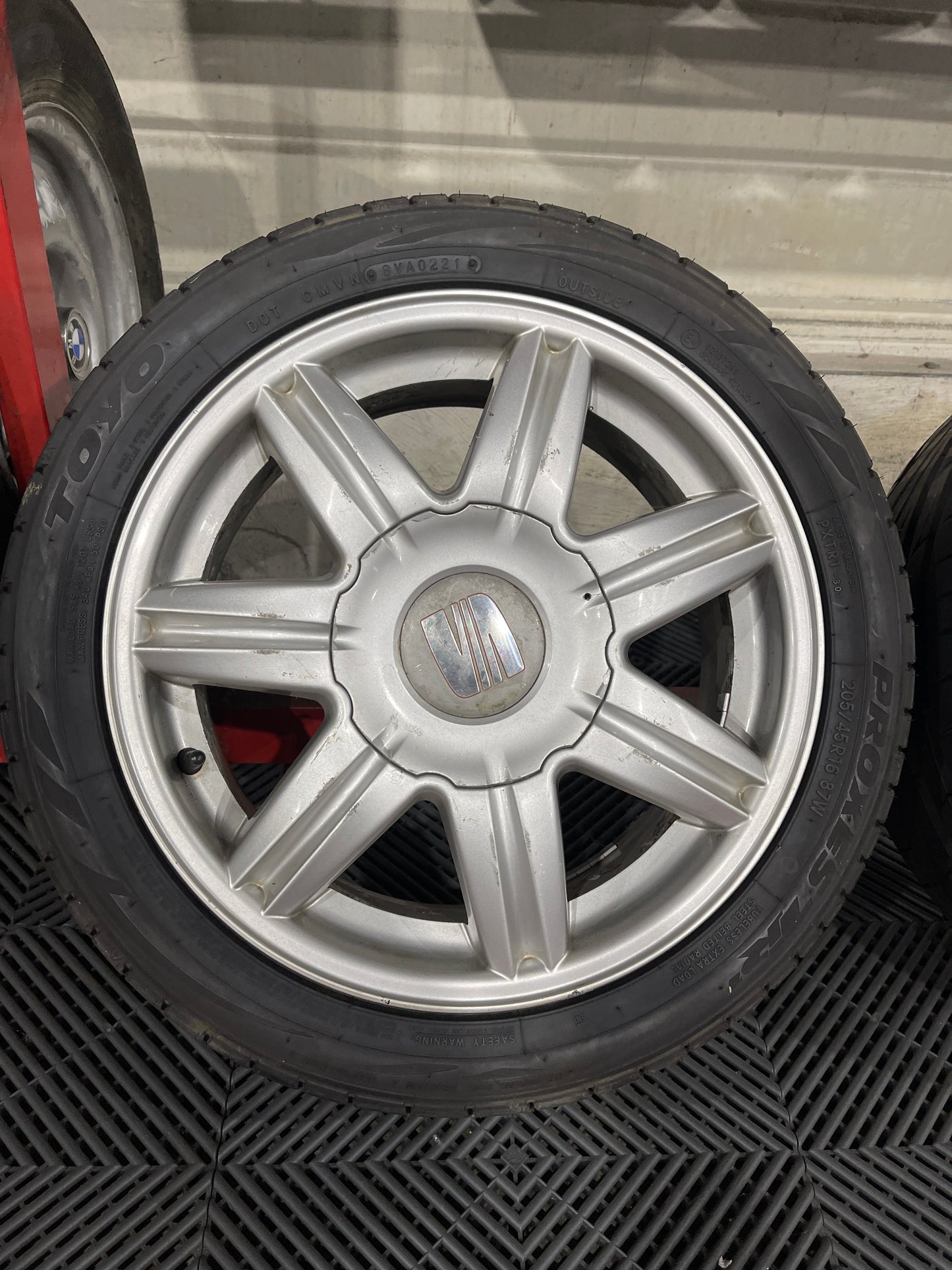 Seat Ibiza 205/45R16 6L0601025B Alufelge 6mm Sommerräder