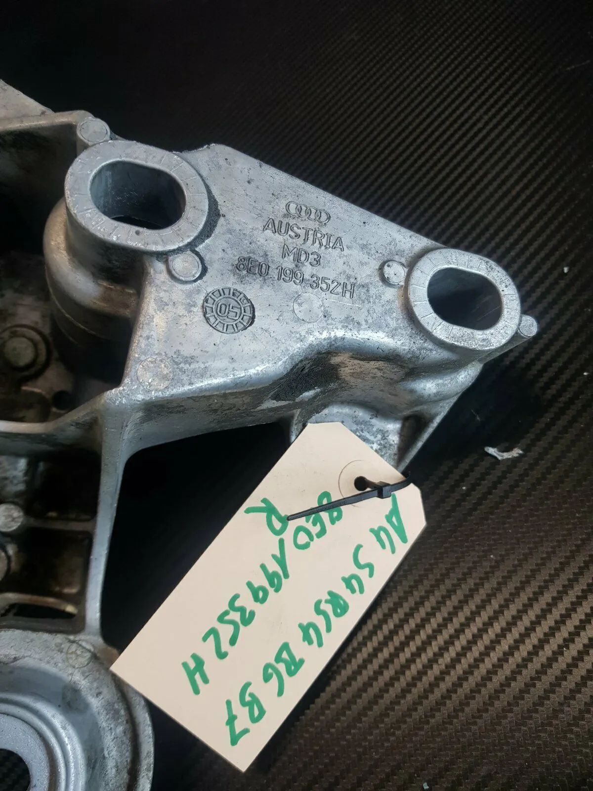 Motorhalter Motorstütze Stabi Halter 8E0199352H Audi A4 S4 B6 B7
