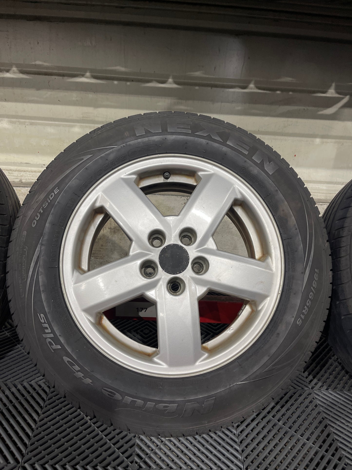 Skoda 195/65R15 1U0601025A Alufelge 6mm Sommerräder