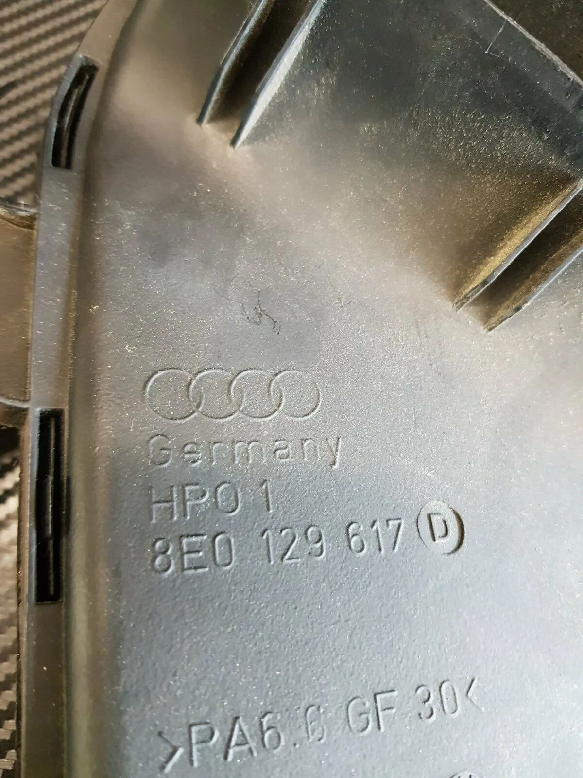 Audi S4 B6 B7 Ansaugschlauch Luftführung Ansaugkanal 8E0129617D