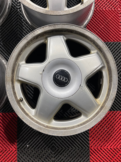 Original Alufelgen Audi A6 C4 4A0601025E 8x16 ET40 5x112