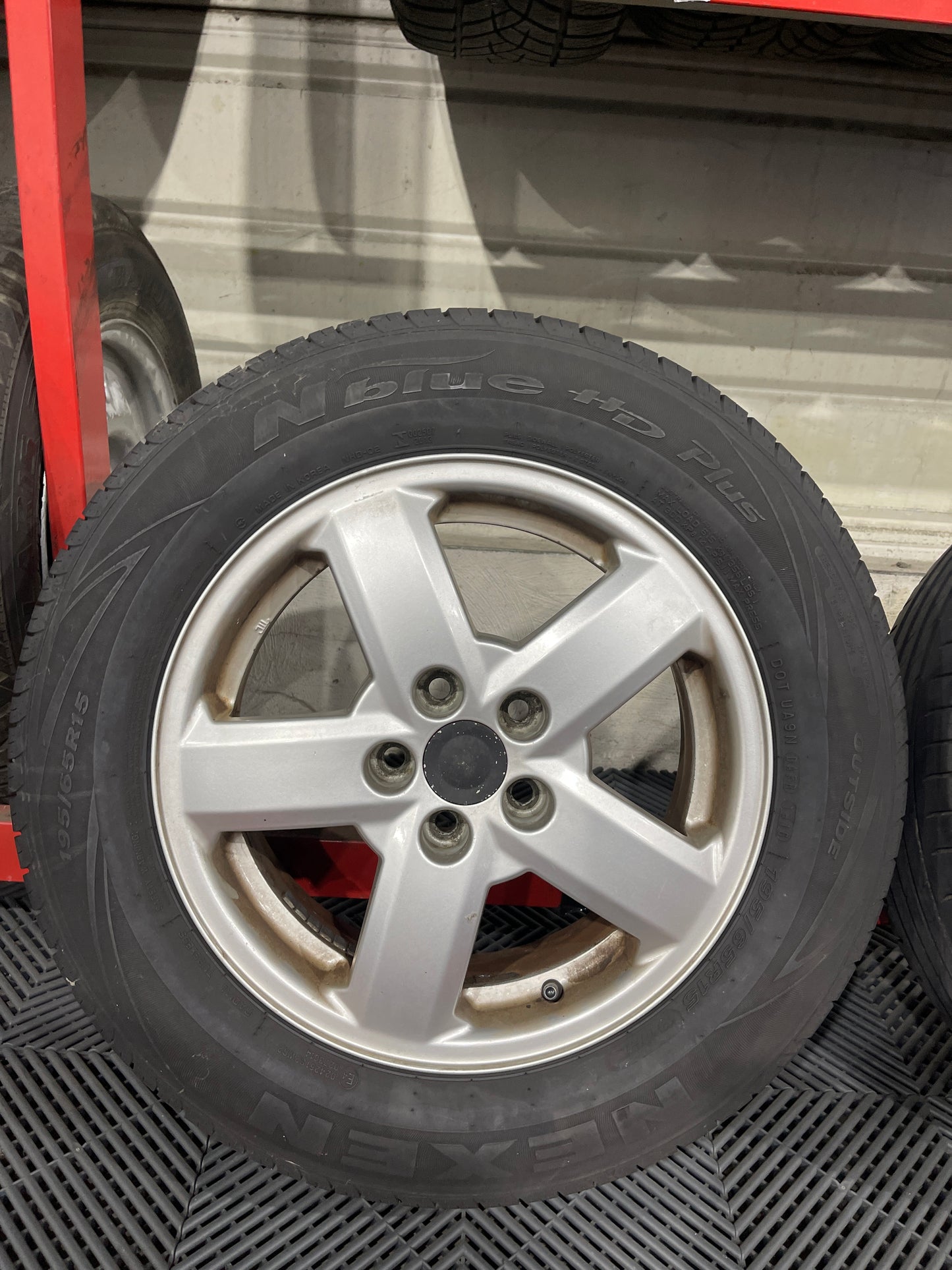 Skoda 195/65R15 1U0601025A Alufelge 6mm Sommerräder