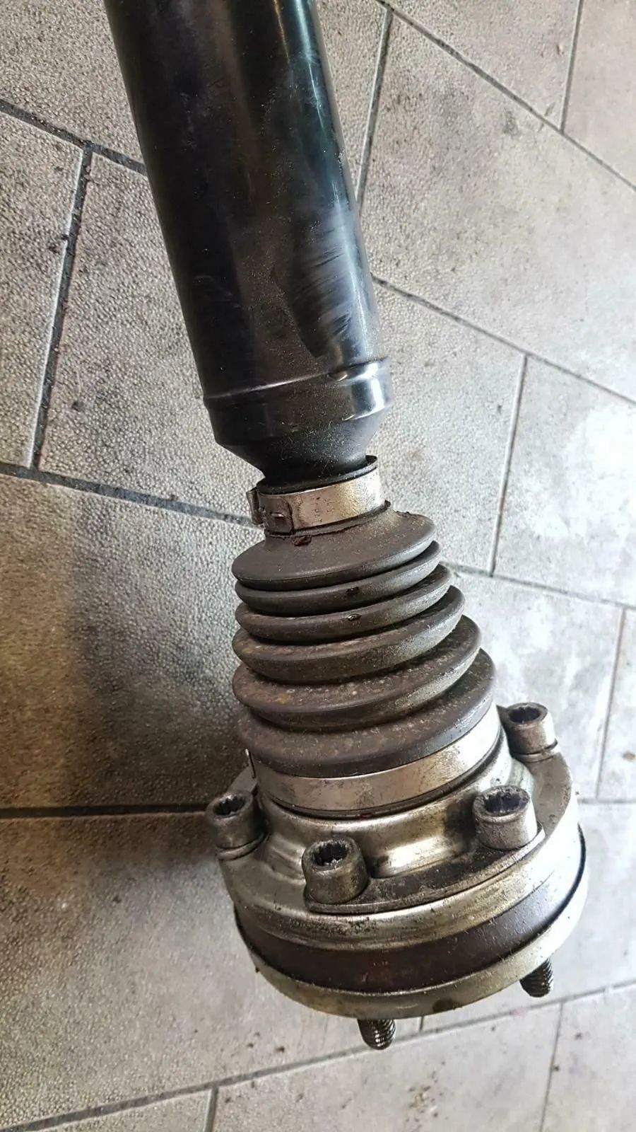 Antriebswelle vorne rechts Audi A3 8P 2.0tfsi 6 Gang 1K0407272JF