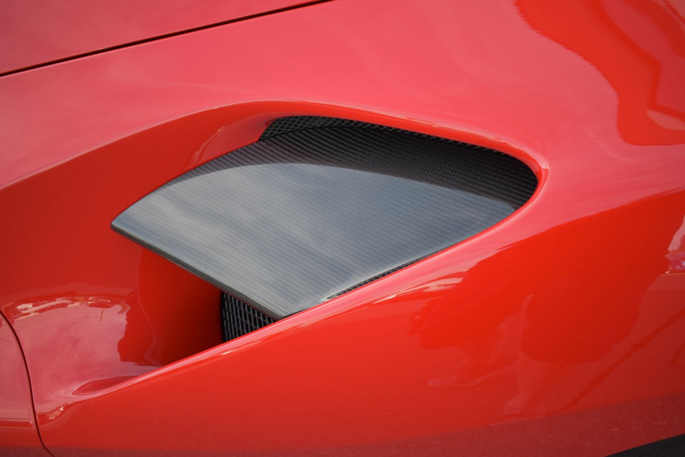 FMS Luftführungscover Seitenteil (Satz) in Sichtcarbon Ferrari 488 GTB