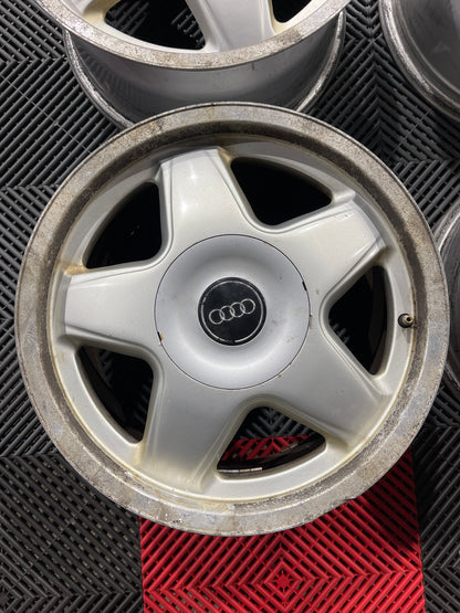 Original Alufelgen Audi A6 C4 4A0601025E 8x16 ET40 5x112