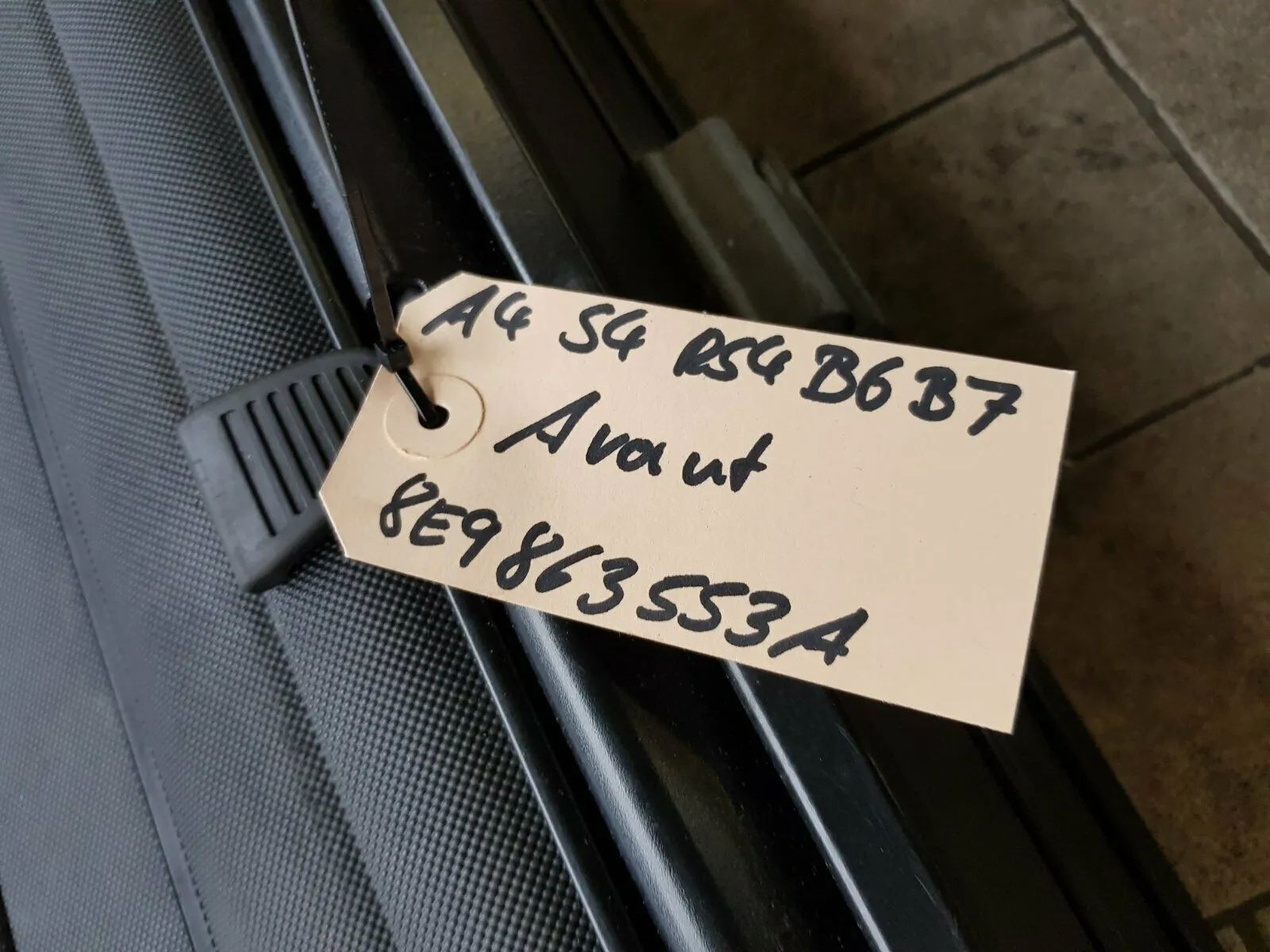 Audi A4 S4 RS4 B6 B7 8E Rollo Laderaumabdeckung 8E9863553A 94H
