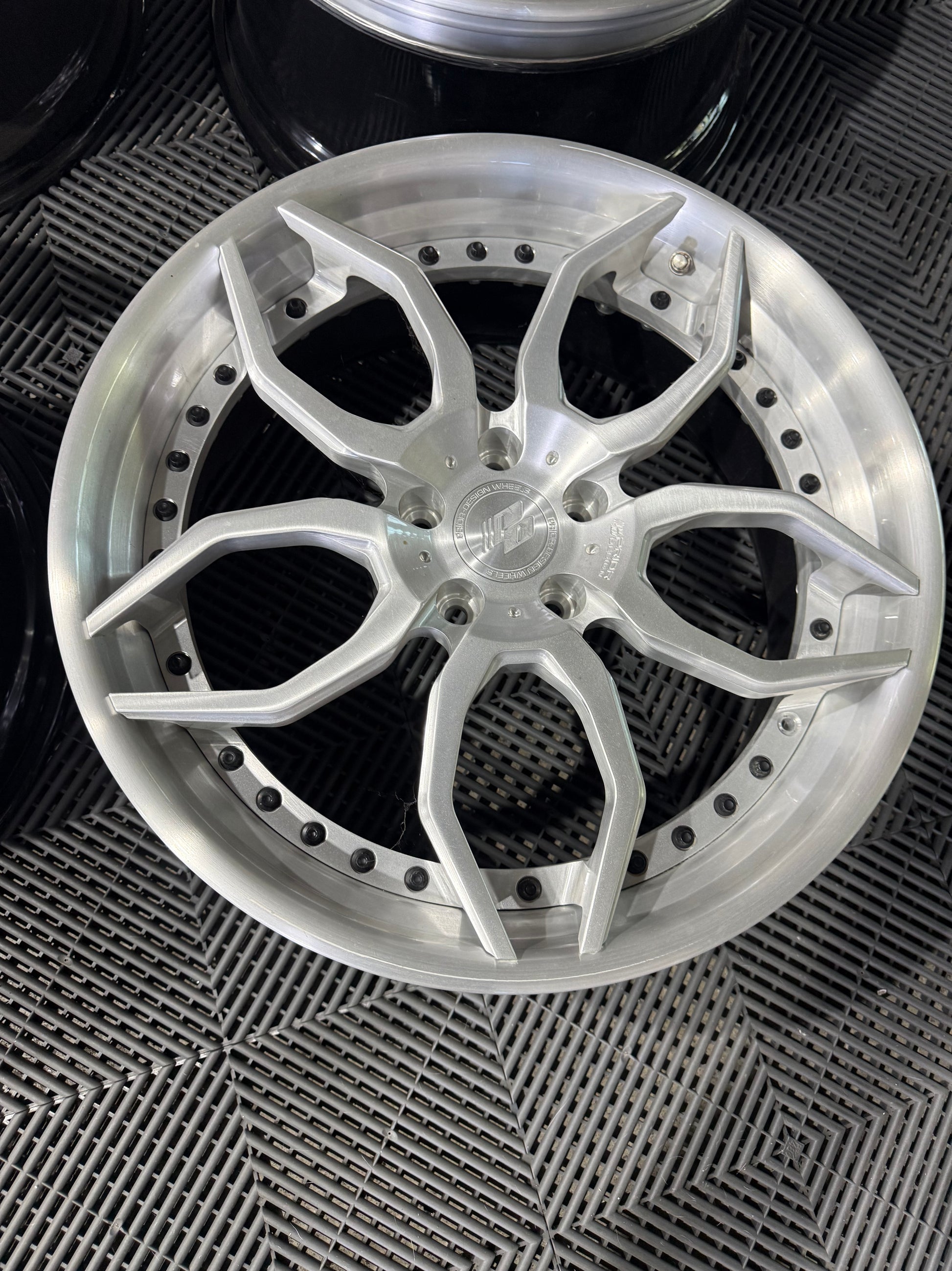 Alufelgen Prior Design PD3 2x 9X20 ET50 2x 10x20 ET40 5X112 - Produktansicht 2
