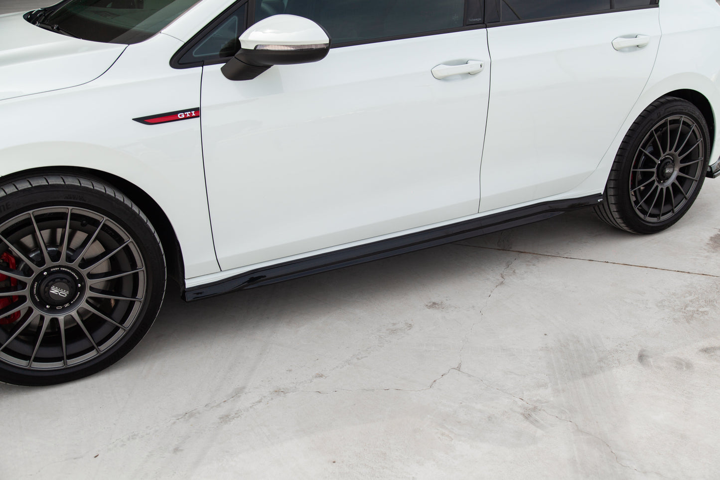 Oneway Seitenschweller VW Golf Mk 8 GTI / GTI Clupsport / GTD / R-Line 2020+ V2