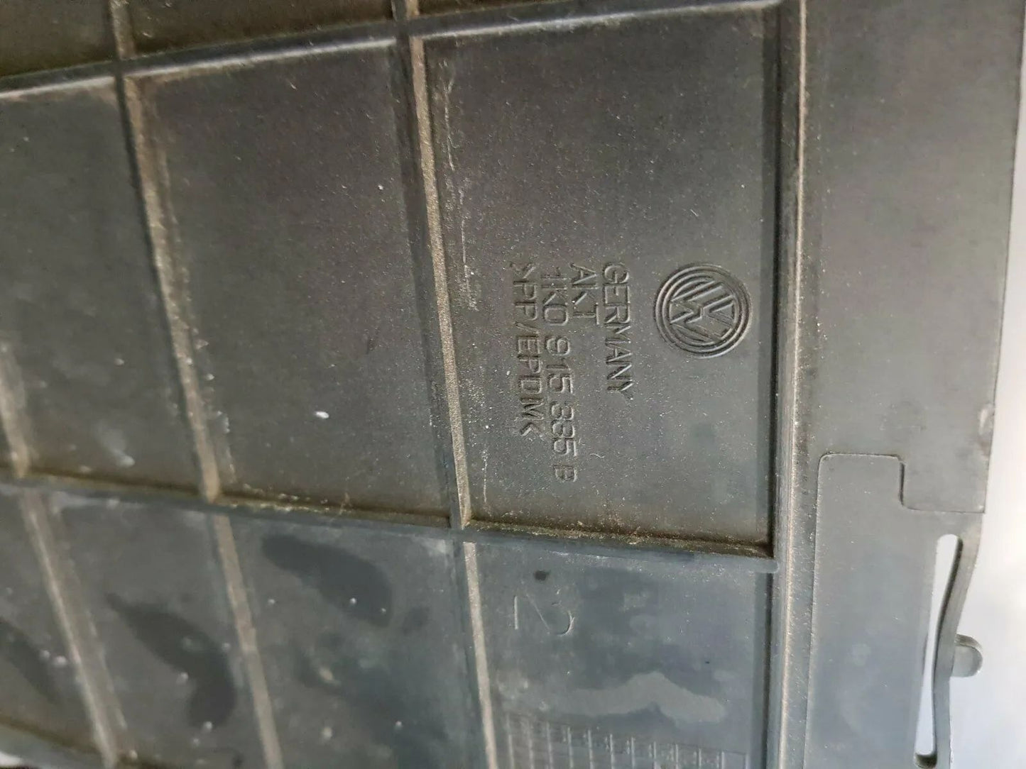 Batteriekasten Batteriehalter 1K0915333B Audi A3 Golf 5 6 Träger
