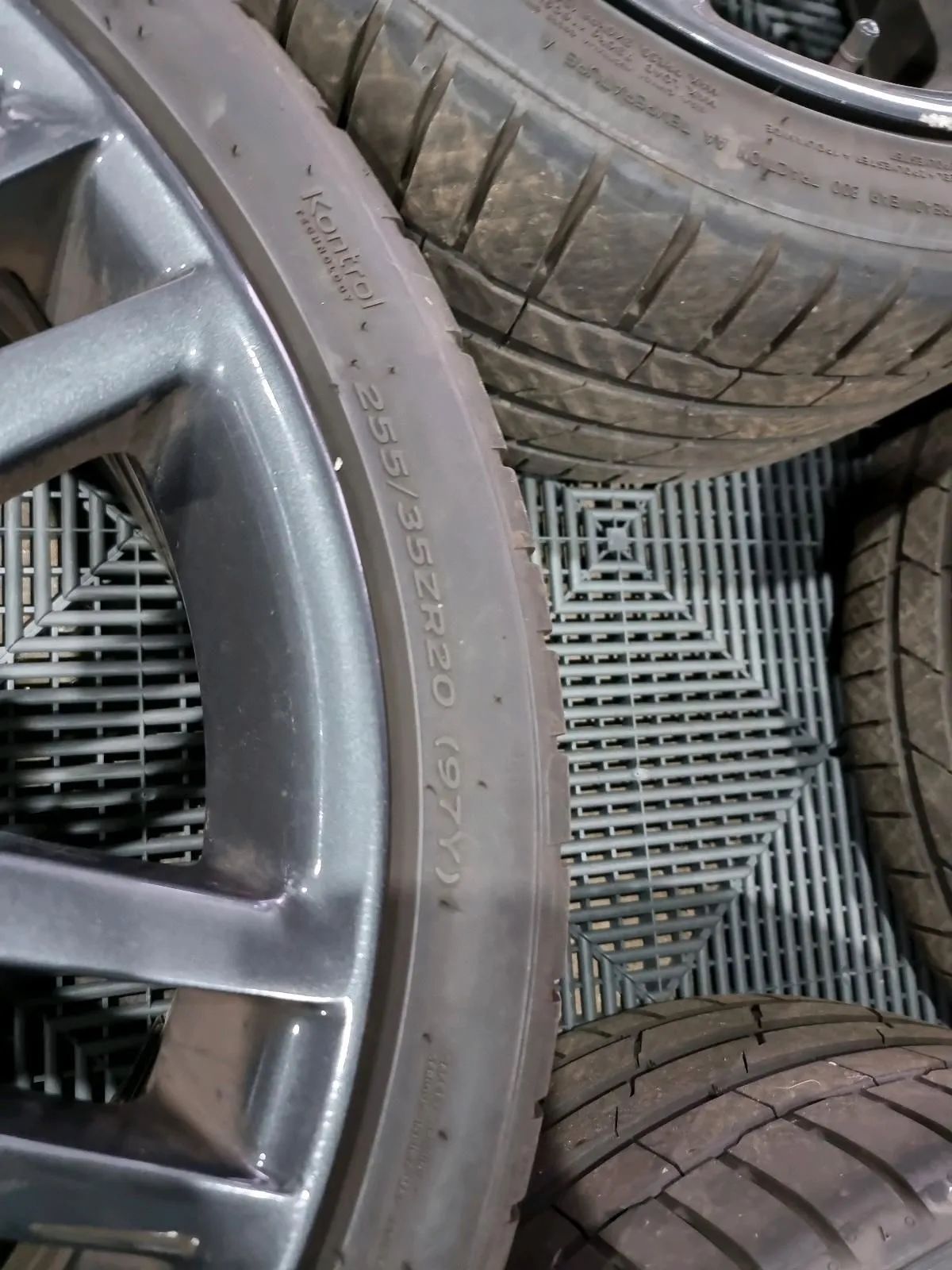 Original Audi S8 Sommerräder 9x20 ET45 5x112 255 30 20 Speedline 4E0601025AP